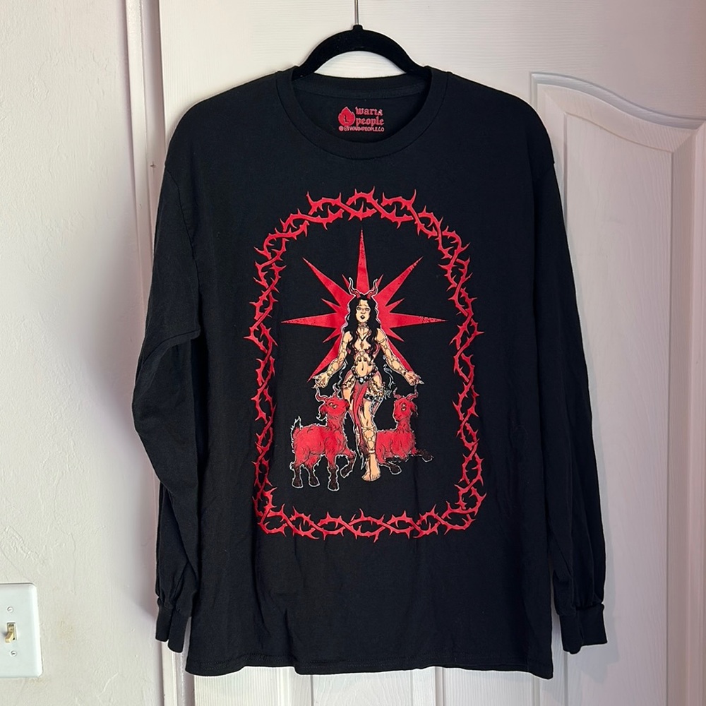 Warm people Black Long Sleeve Graphic Tee